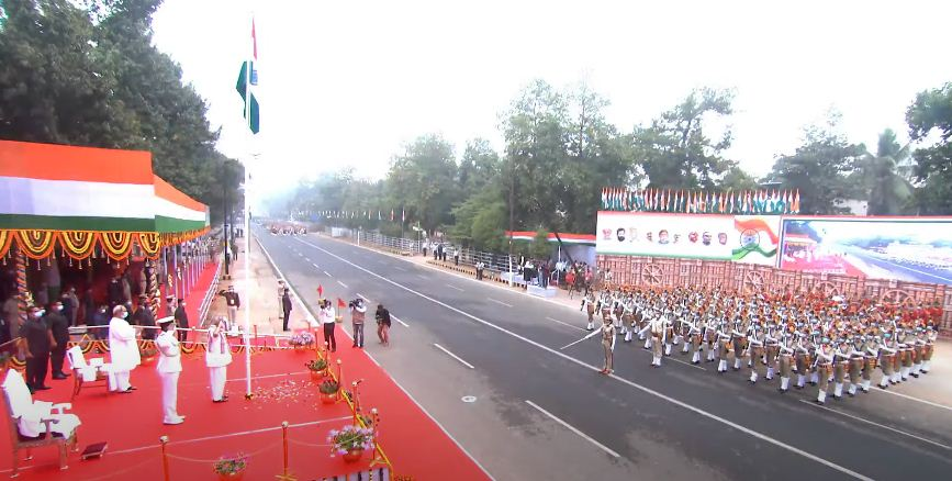 Odisha Governor Ganeshi Lal unfurls the national flag on RepublicDay.
