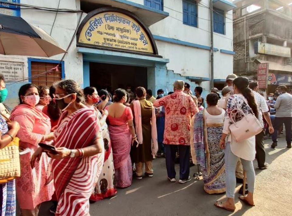 Polling for the 5th phase of the election in West Bengal begins