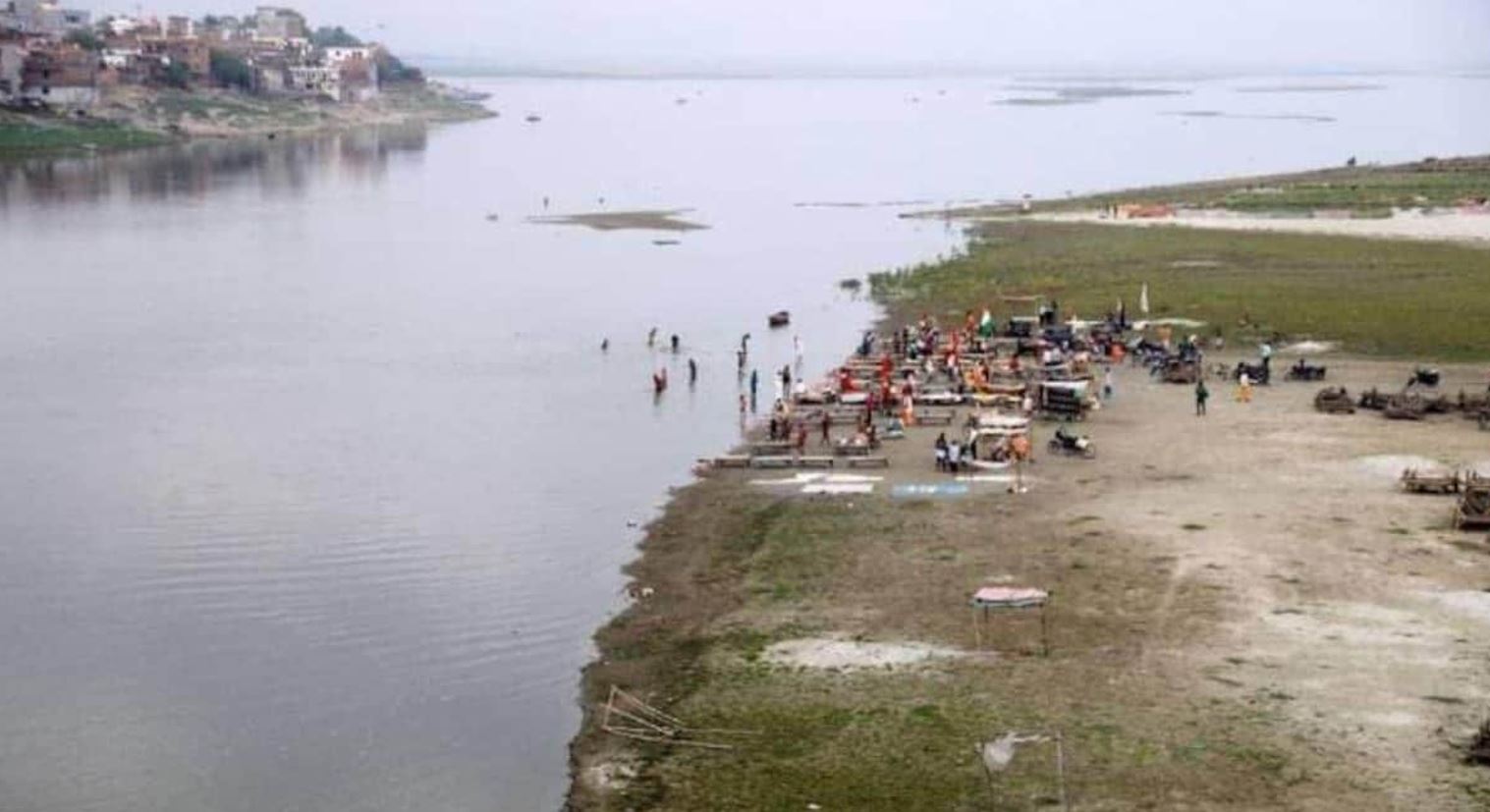 Dozens Of Bodies Found In Ganga River At Ghazipur UP Bihar Border