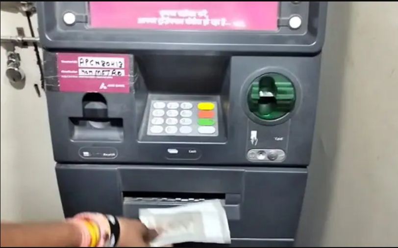 ATM Dispenses 5 Times Extra Cash