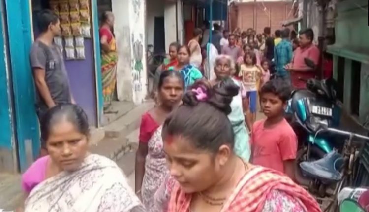 7 people dead, several others ill allegedly after consuming country liquor in Howrah