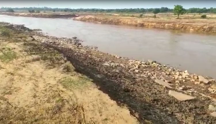 200 Meters Of River Embankment Collapsed After Flood Water Decreased In Puri