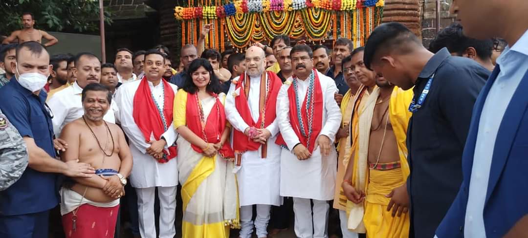 Amit Shah Begins Odisha Visit With ‘Jalabhishek’ At Lingaraj Temple