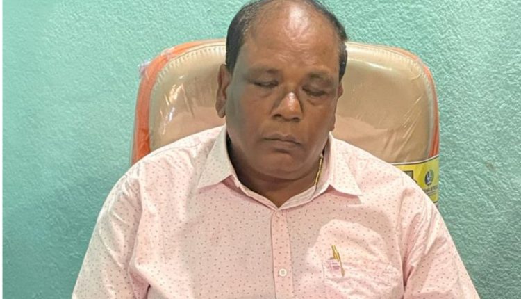 Ghatgaon BEO Apprehended By Vigilance While Taking Bribe