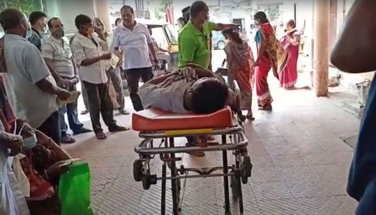 Miscreants Attacks Wine Shop Employee And Loot 6 Lakhs In Angul