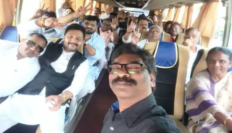 jharkhand-cm-hemant-soren-shifts-mlas-in-bus