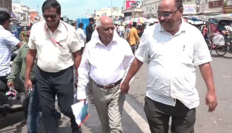 Amicus Curiae NK Mohanty Visits Puri Jagannath Temple