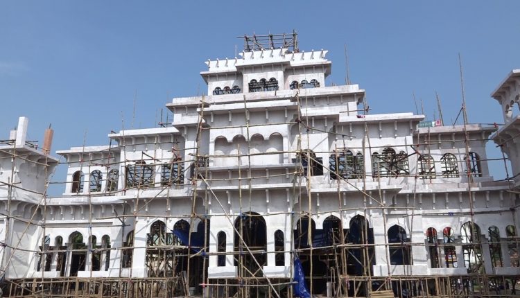 Experience The Glory Of Mysore's Lalitha Mahal At This Puja Pandal In Bhubaneswar