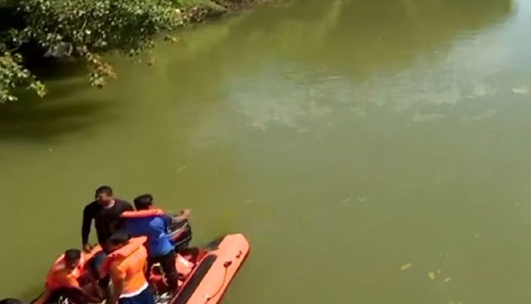 4 Persons Swept Away During Immersion Ceremony Of Idols Of Goddess Laxmi