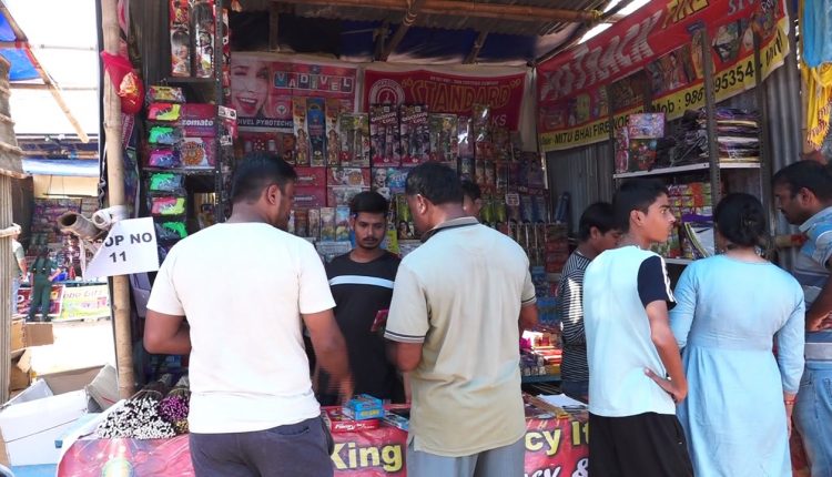 People Can Burst Firecrackers On Diwali Between 8 PM To 10 PM In Bhubaneswar