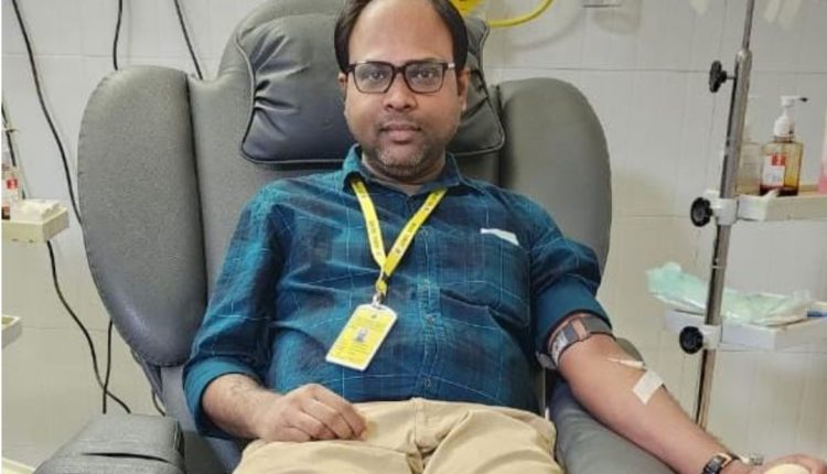 AIIMS Bhubaneswar Doctor donates Blood to a needy Pregnant Lady