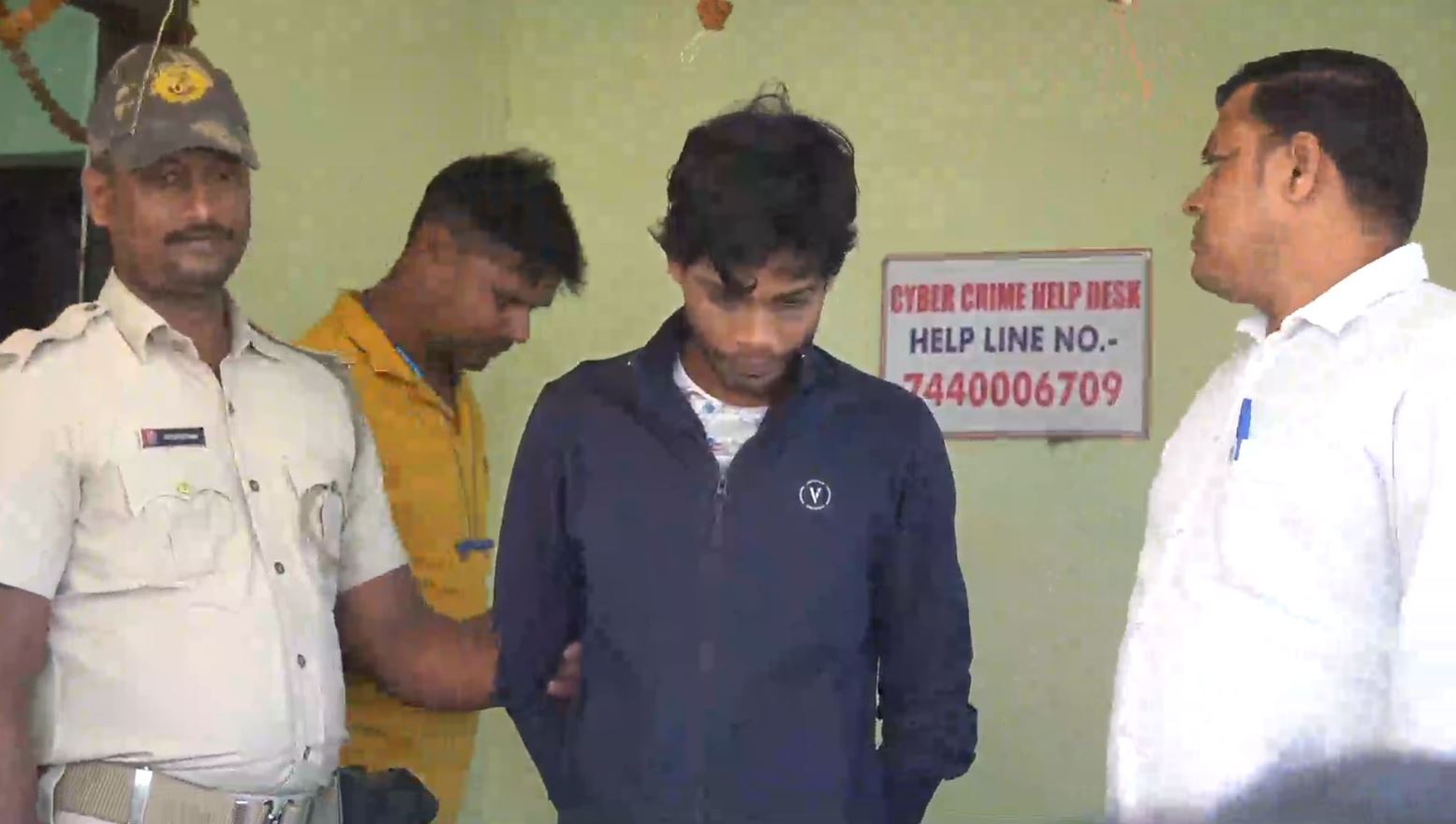 Cyber Police Arrested Kinner With 2 Others For Cheating Businessman On Name Of Ministers PA