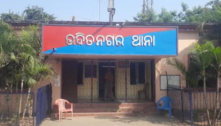 Miscreants Loot More Than 14 Lakhs In Gun Point At Rourkela