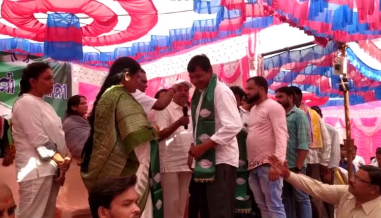 Several Workers Of BJP, Congress Joins BJD Ahead Of Padampur ByPoll