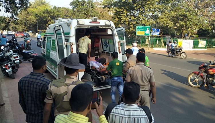 Older Man Trying To End His Life In Front Of Lokseba Bhawan