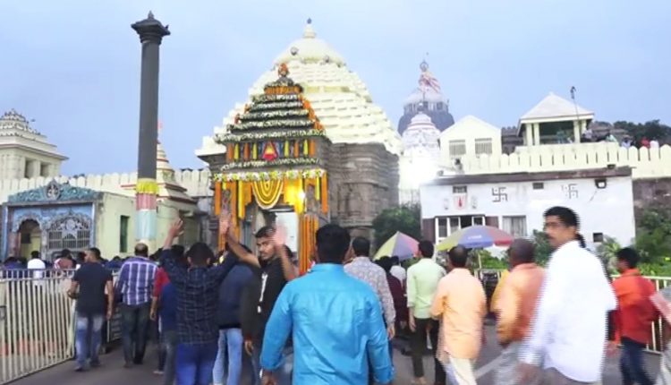 Lakhs Throng Puri Jagannath Temple For Blessings Of Sibling Deities On New Year