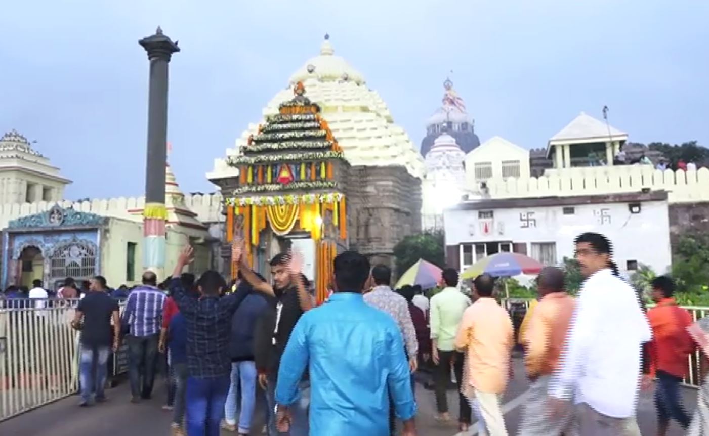 Lakhs Throng Puri Jagannath Temple For Blessings Of Sibling Deities On New Year