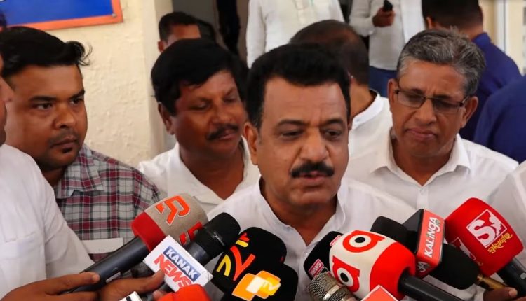 BJD Chief Whip Prasant Muduli Said LoP Jayanarayan Has Lost Mental Balance