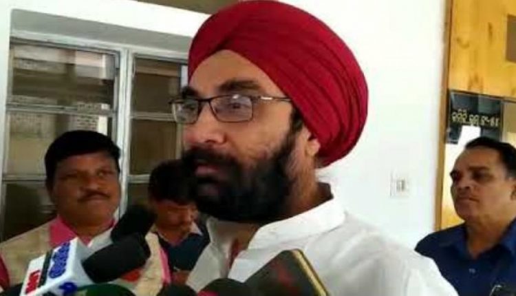 Congress MLA Santosh Singh Saluja Alleged DGP's Partnership In Cinema Hall