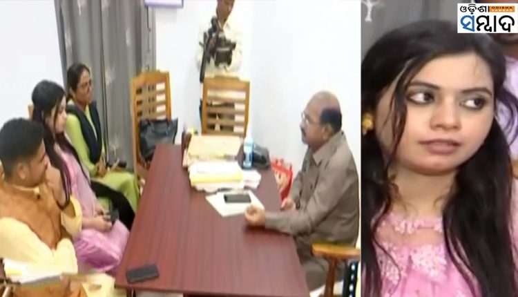 No Faith In Odisha Govt, BJD MLA’s ‘Rumoured Girlfriend’ Seeks Help From LoP Jayanarayan Mishra