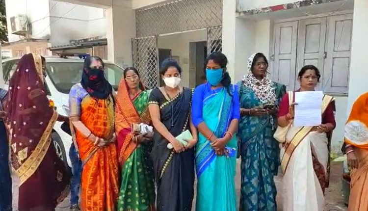 Women Congress Met Jagatsinghpur SP And Demands Action Against Tirtol MLA Bijay Das