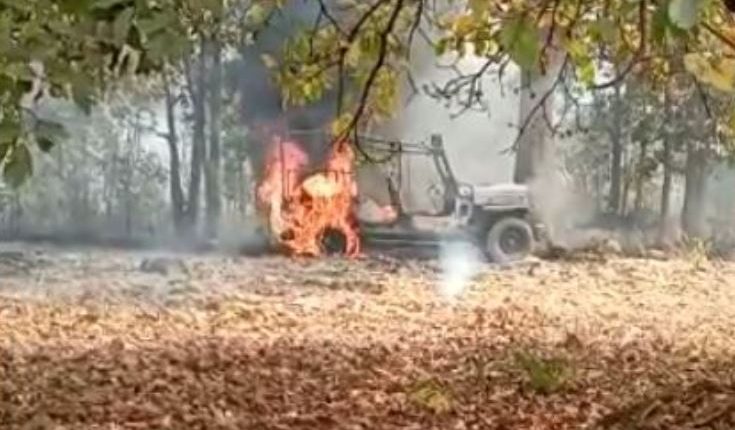 Forest Officials’ Vehicle Turns To Ashes In Wildfire In Odisha’s Sundargarh