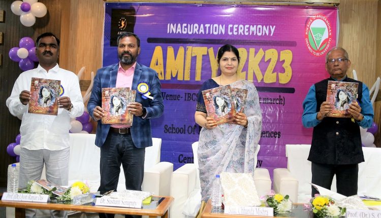 KEEP ABREAST OF DEVELOPMENTS IN PHARMA WORLD, EXPERT TELLS STUDENTS