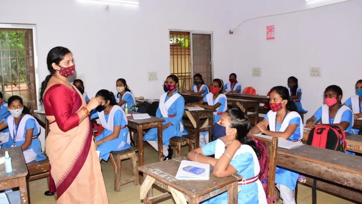 Odisha Govt To Recruit 20,000 Junior Teachers