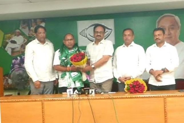 Deogarh BJP President Minaketan Pradhan Joins BJD