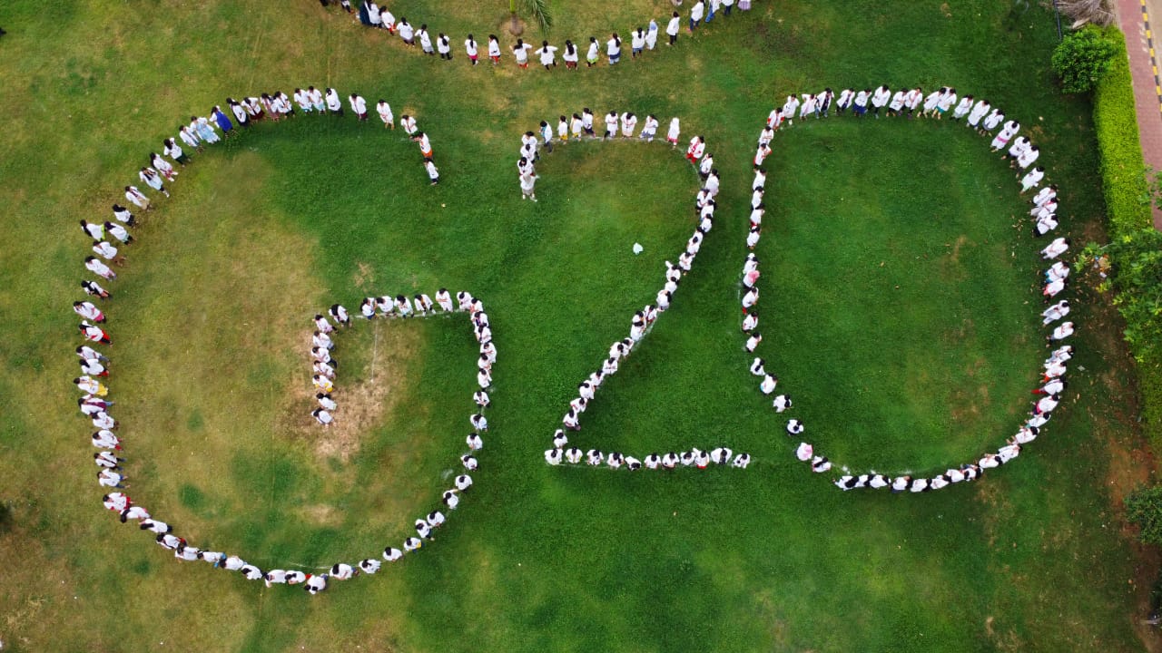 Girl Students Of AIIMS-Bhubaneswar Form Human Chain To Mark India’s G20 Presidency