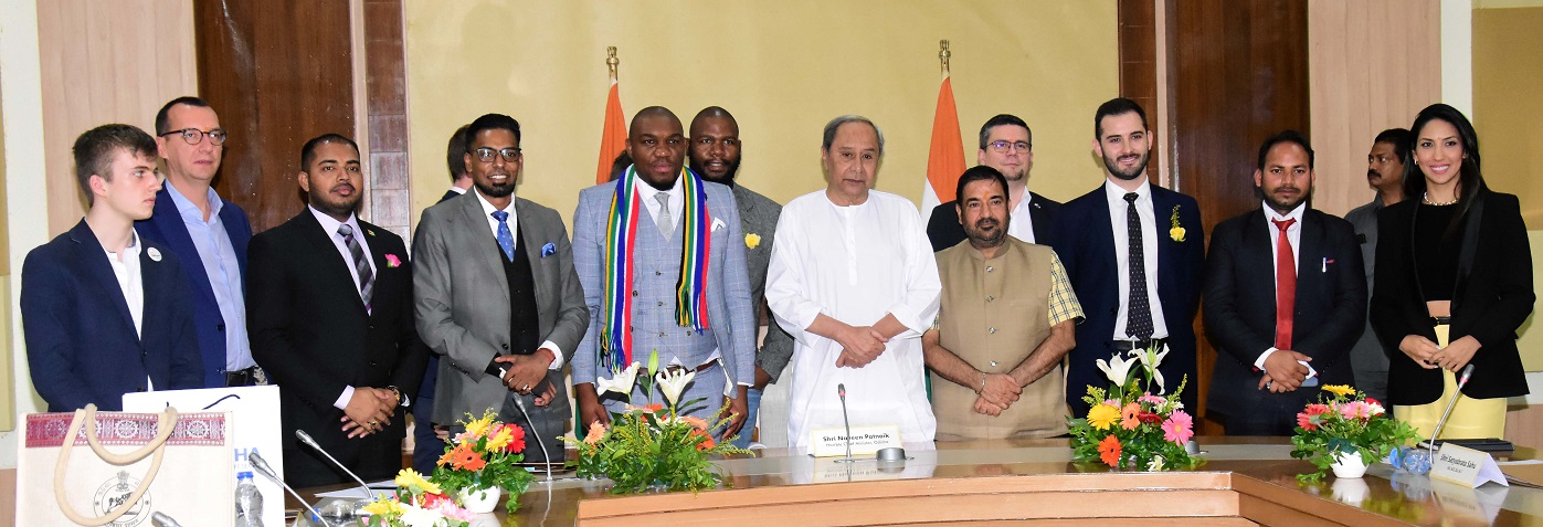 OVERSEAS DELEGATES HAIL INDIAN DEMOCRATIC SYSTEM