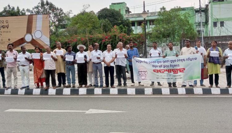 Statue Of Nabakrushna Choudhury To Be Replaced