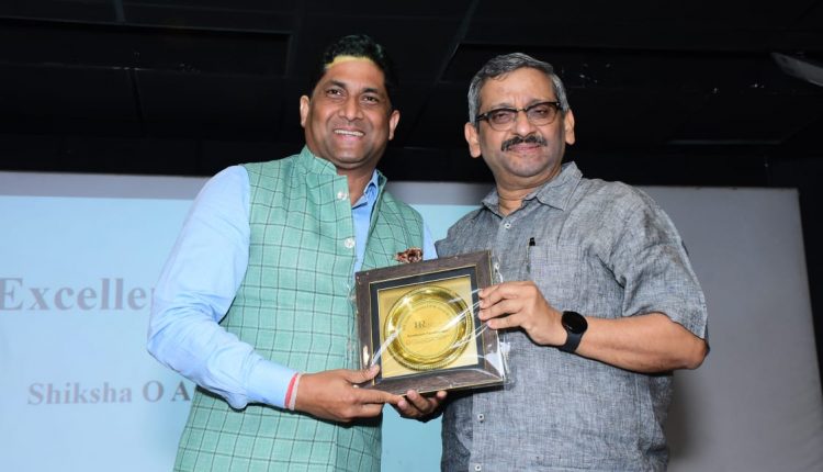 SOA PRESENTED ‘EXCELLENCE IN EDUCATION’ AWARD IN NEW DELHI