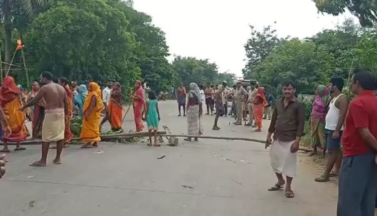 Farmer Electrocuted By 11 KV Wire In Field, Villagers Stage Rasta Roko In Odisha’s Jagatsinghpur