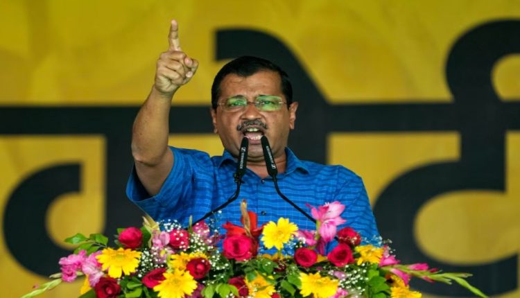 Delhi government approaches Supreme Court regarding Center's ordinance regarding transfer posting of officers