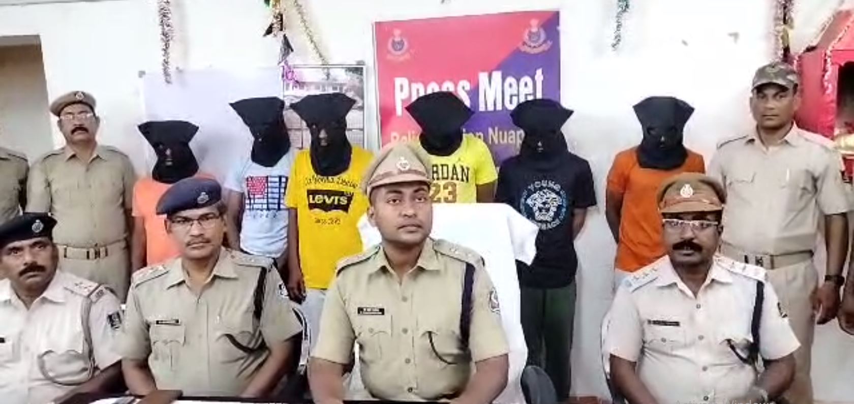 Nuapada Police Arrested 6 Thief Who Looted On Name Of Naxals