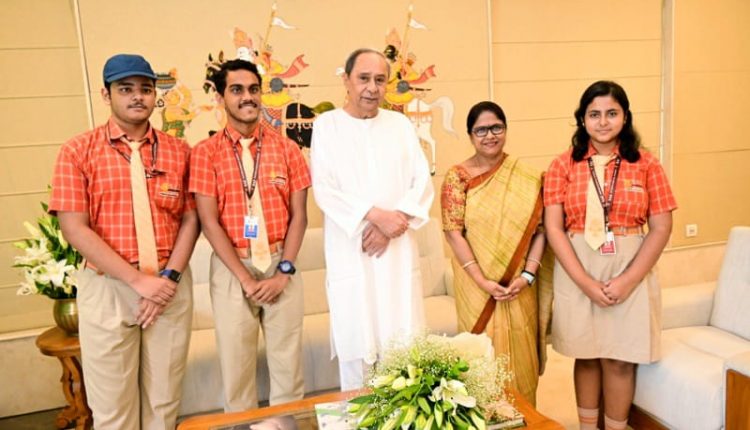 Top 3 NEET UG Qualifiers Of Odisha Met CM Naveen Patnaik