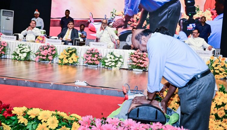Odisha Governor inaugurates Cardiopulmonary Resuscitation (CPR) Training Programme at KIIT